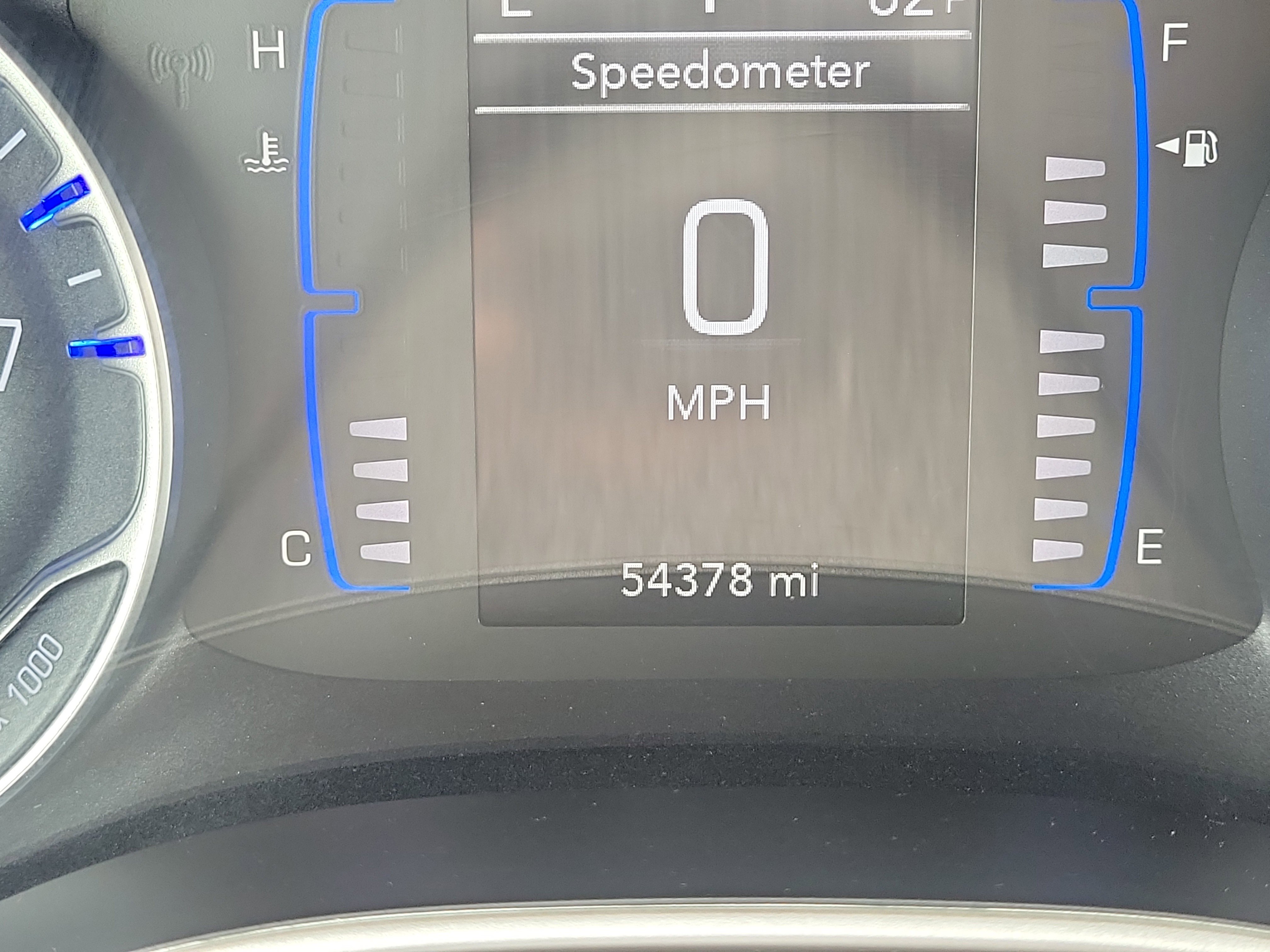 Used 2023 Chrysler Voyager LX FWD image 23