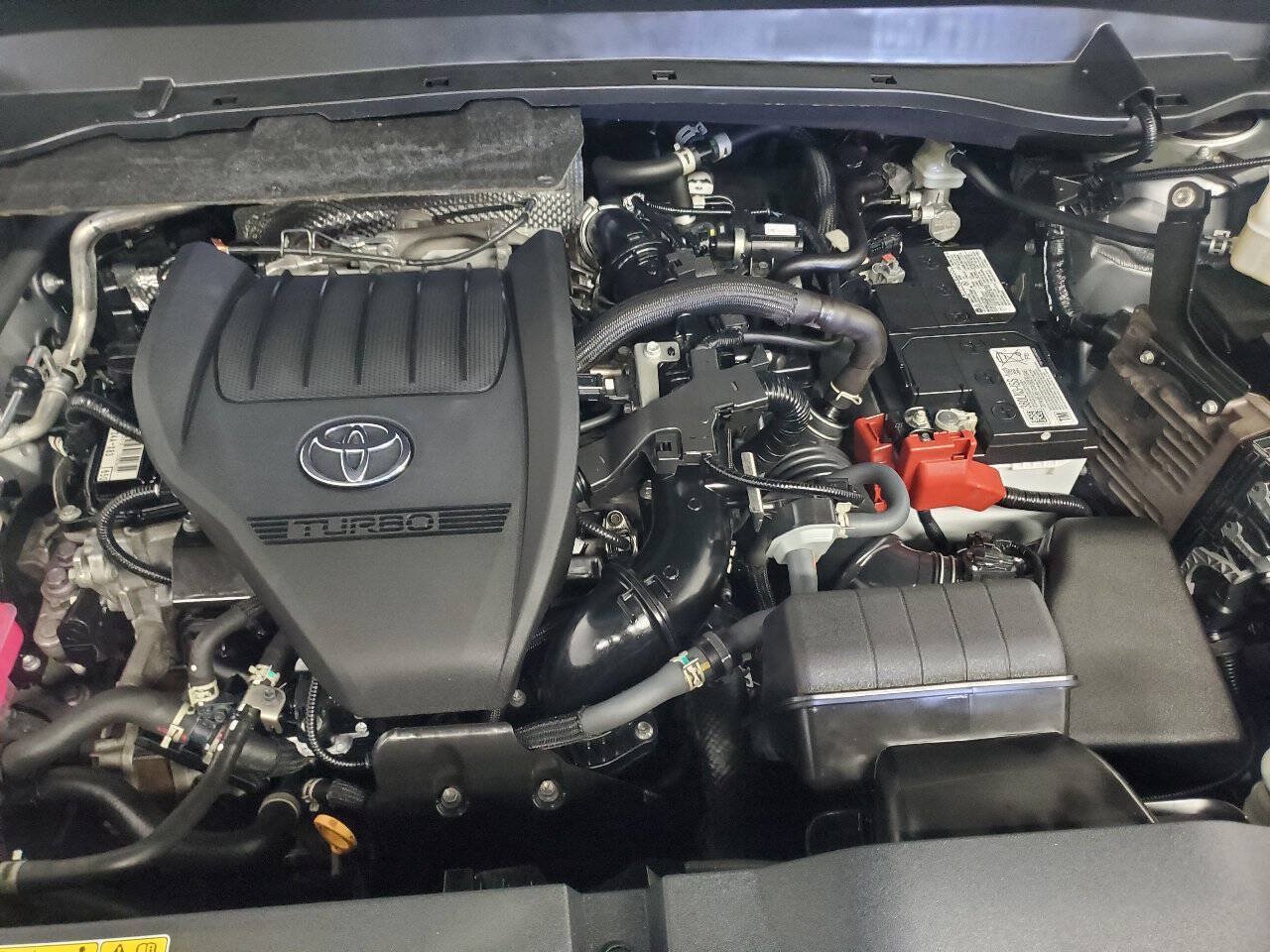 Used 2024 Toyota Grand Highlander AWD image 4