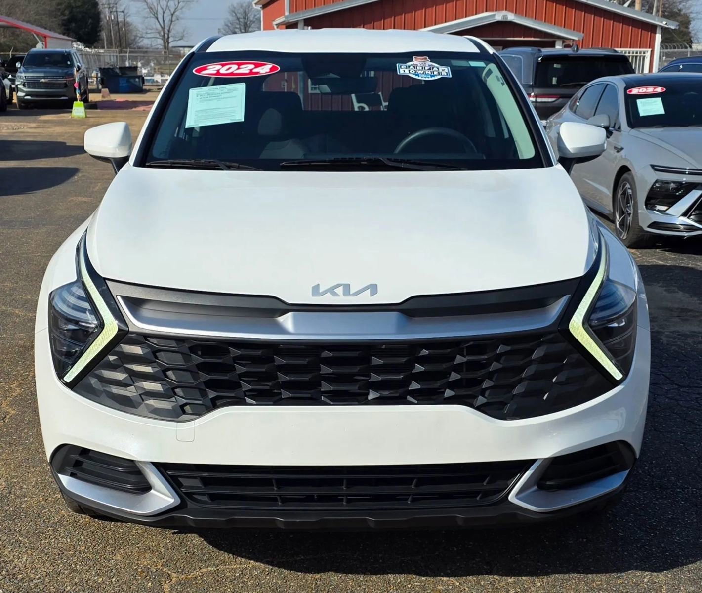 Used 2024 Kia Sportage LX image 8