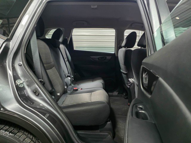 Used 2020 Nissan Rogue S image 16