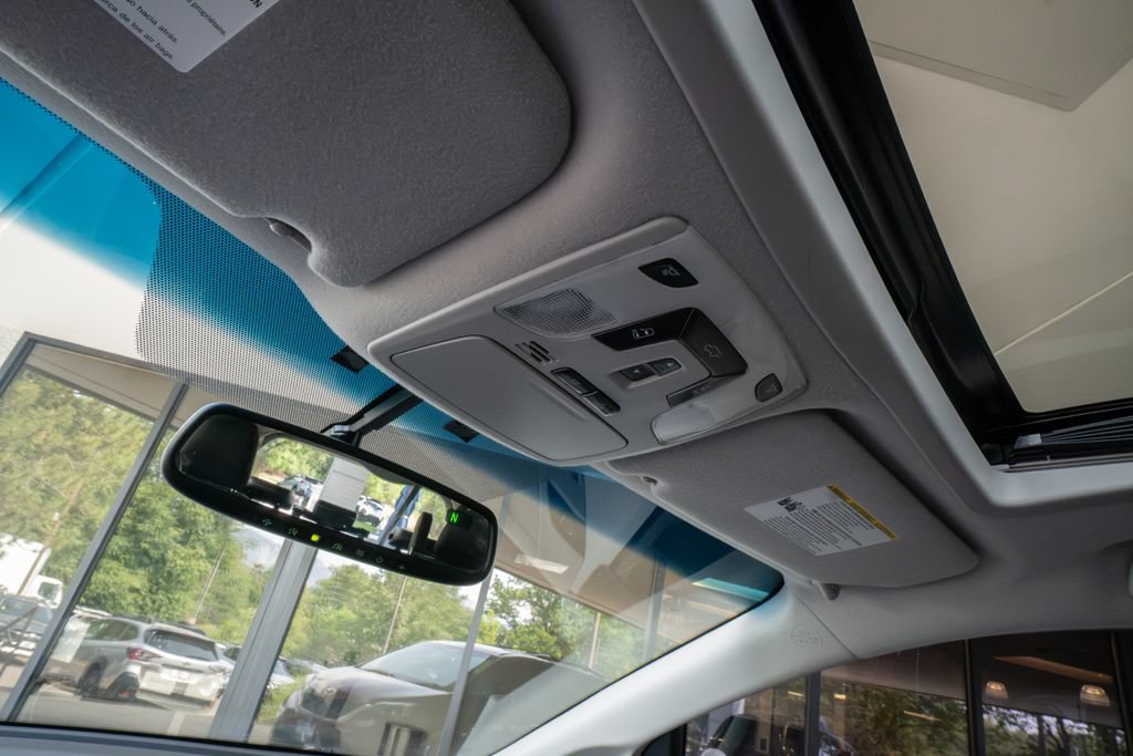Used 2014 Toyota Sienna SE FWD image 15