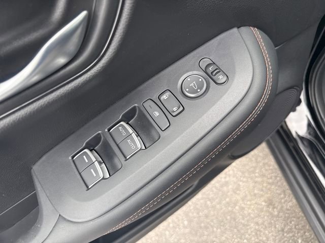 Certified 2025 Honda HR-V Sport image 9