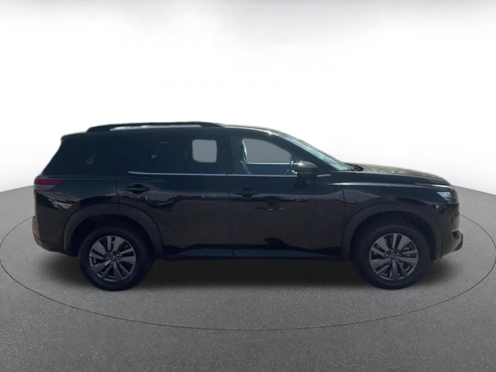 Used 2025 Nissan Pathfinder SV AWD/4WD image 14