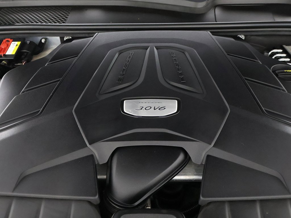 Used 2022 Porsche Cayenne image 24