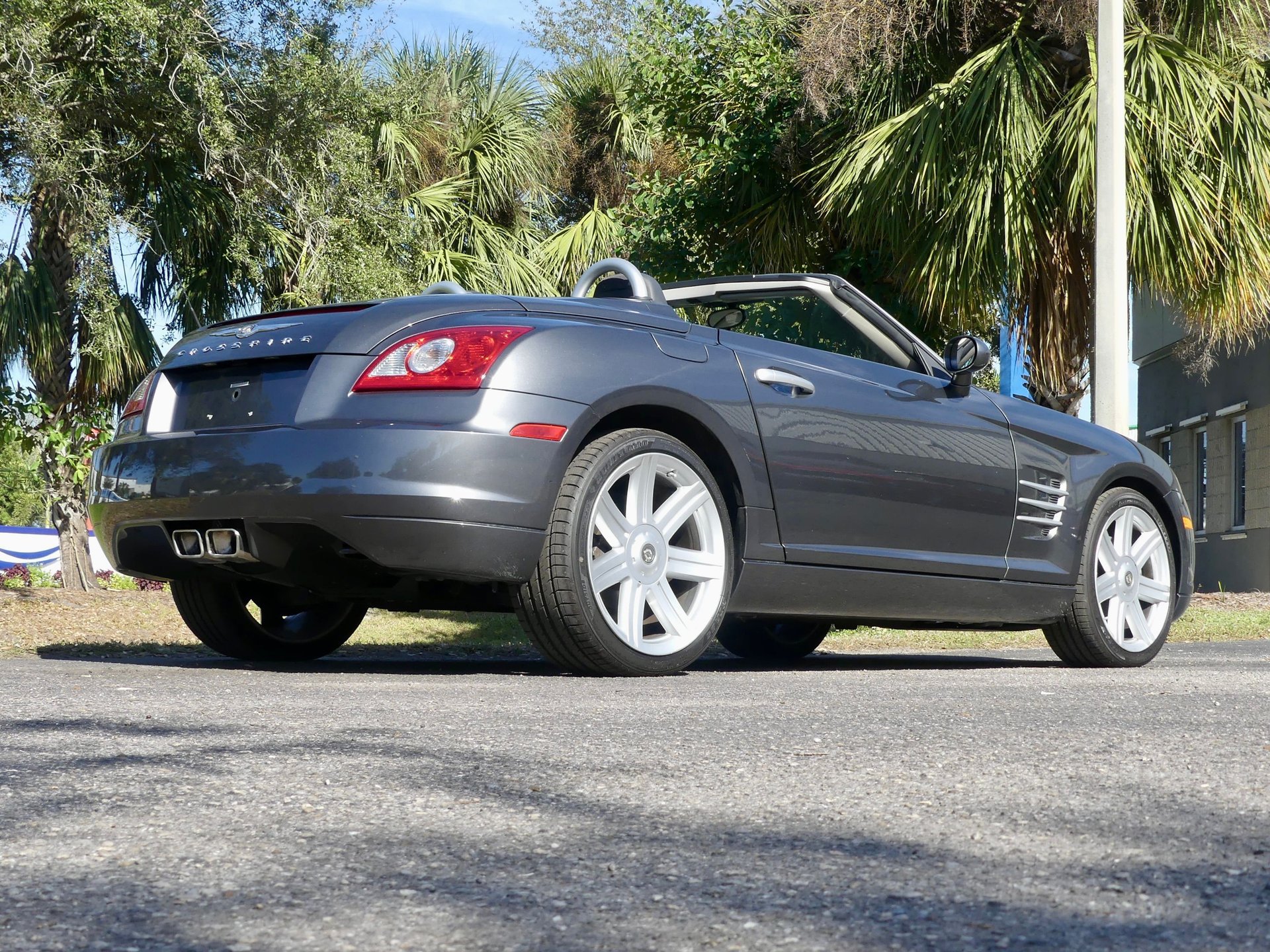 Used 2005 Chrysler Crossfire Limited RWD image 27