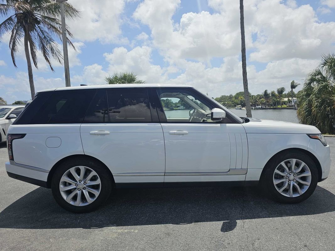 Used 2017 Land Rover Range Rover HSE image 17