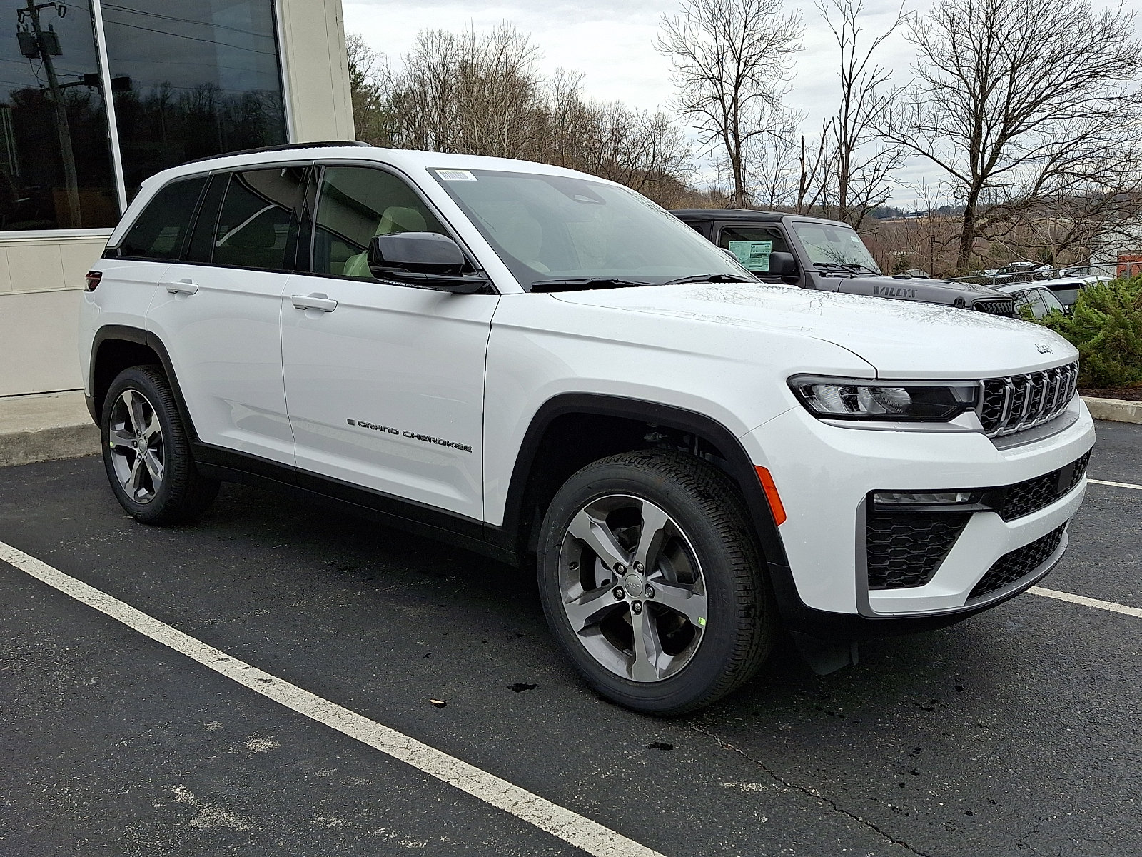 New 2026 Jeep Grand Cherokee Limited w/ Trailer Tow Package image 2