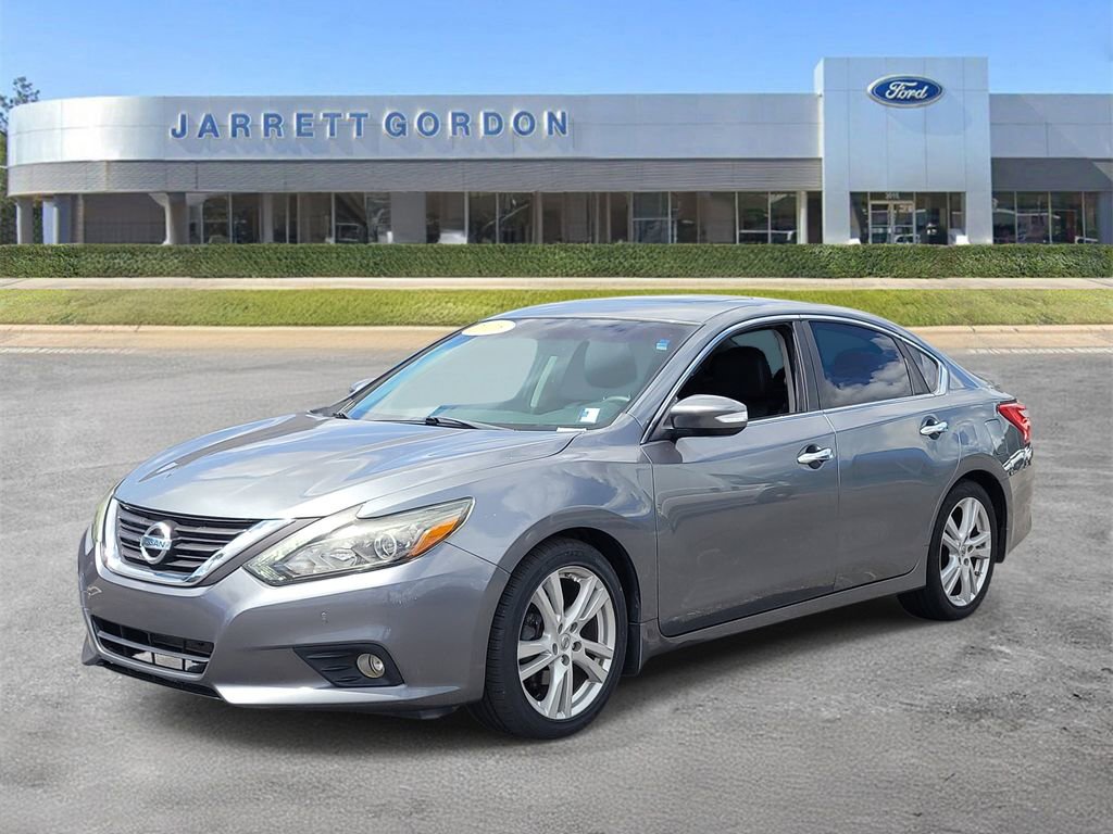 Used 2016 Nissan Altima 3.5 SL w/ 3.5 Technology Package FWD image 2