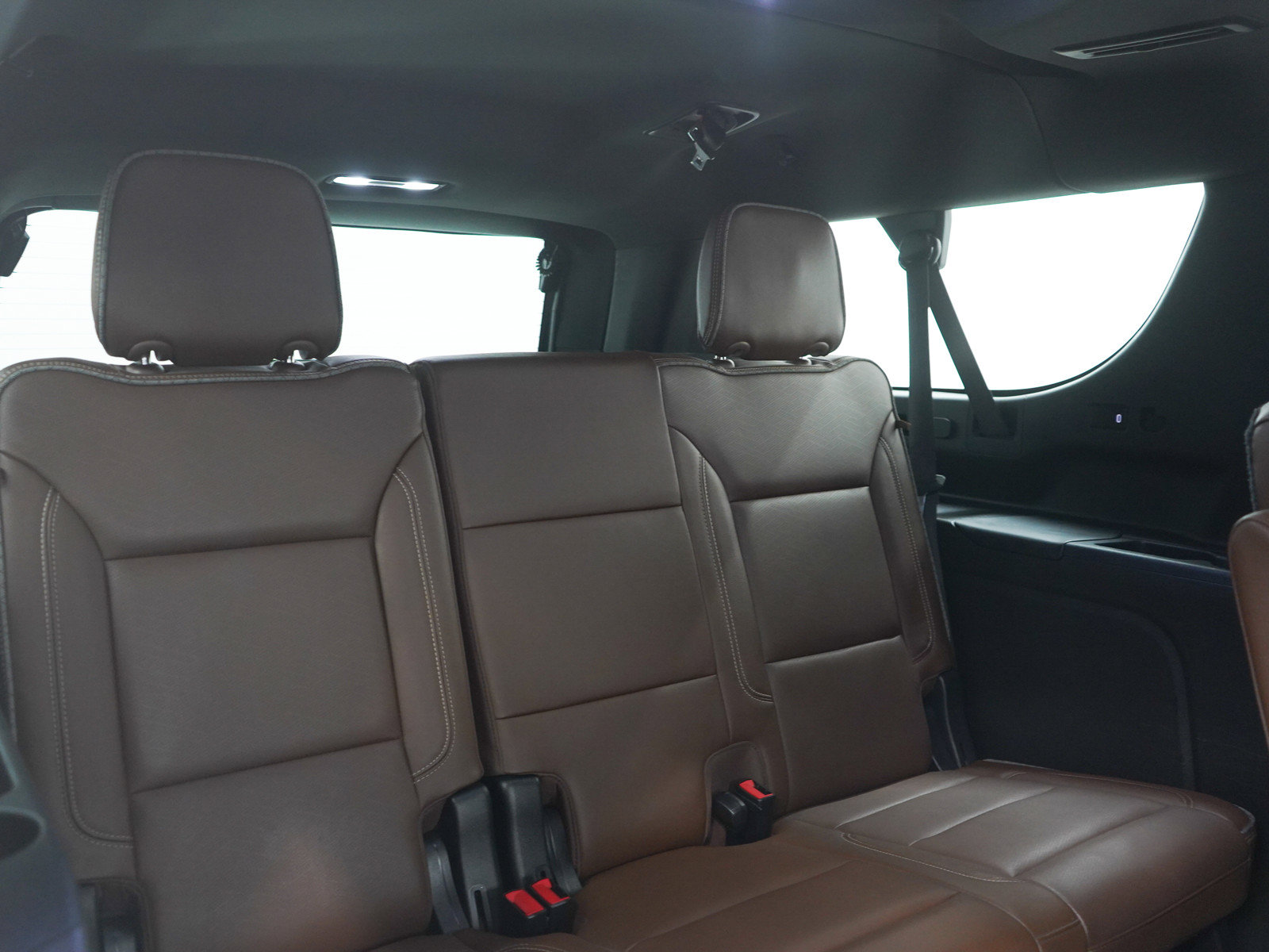 Used 2021 Chevrolet Suburban High Country w/ Premium Package AWD/4WD image 15
