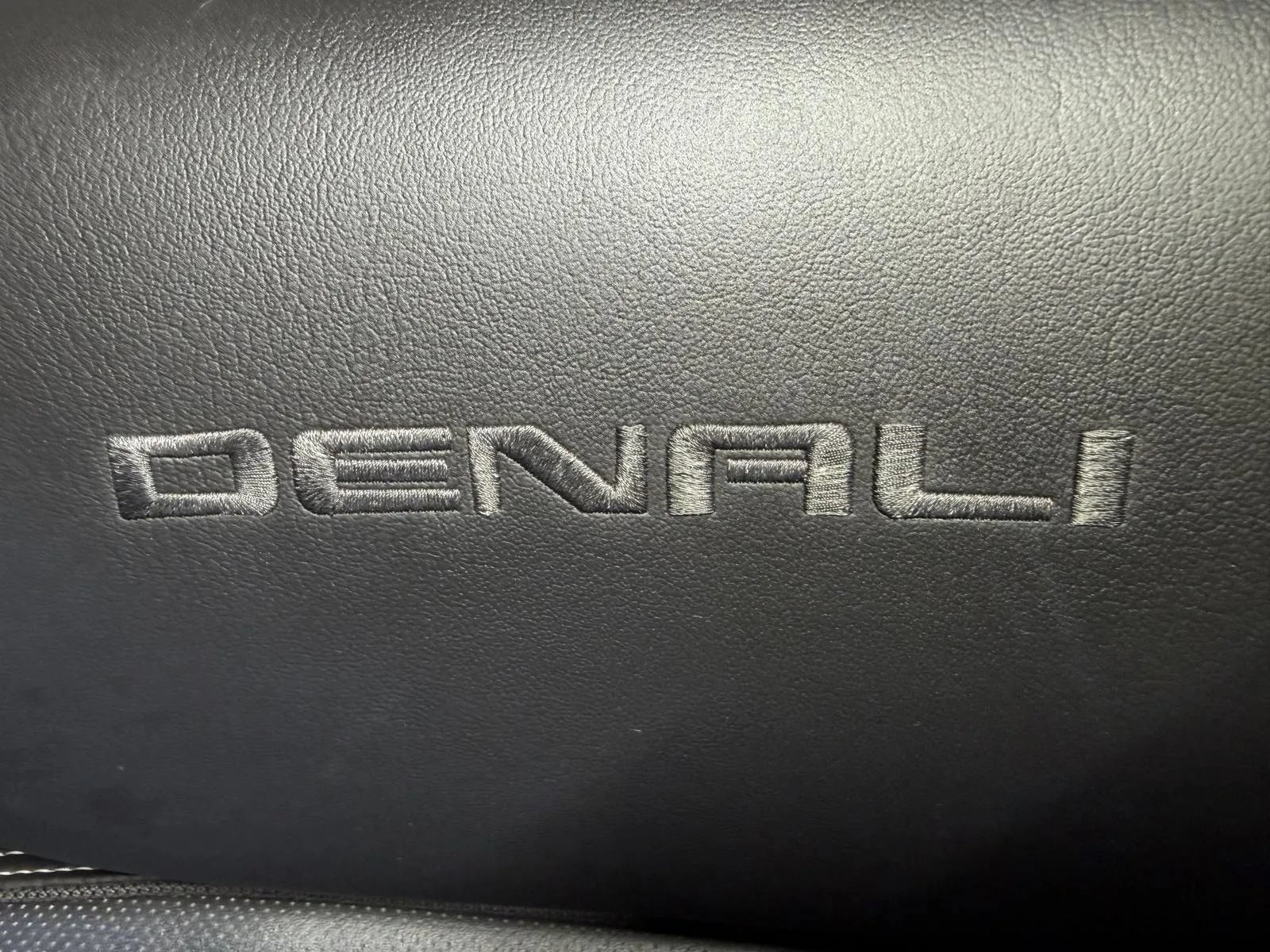 Used 2014 GMC Sierra 1500 Denali w/ Suspension Package, Off-Road AWD/4WD image 27