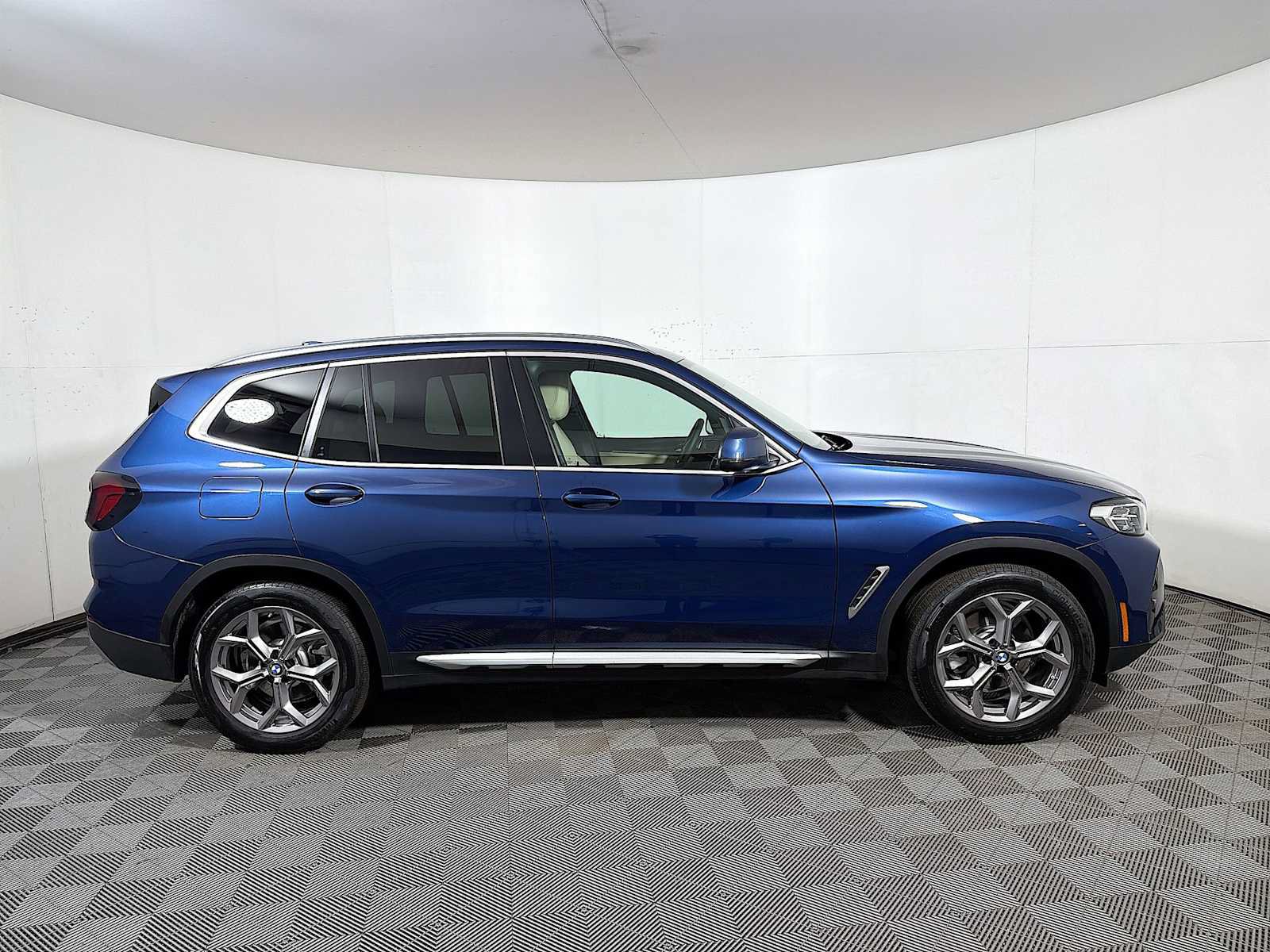 Used 2024 BMW X3 xDrive30i w/ Convenience Package AWD/4WD image 7