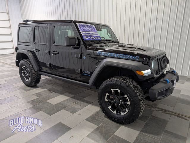 Used 2025 Jeep Wrangler Unlimited Rubicon 4xe w/ Convenience Group AWD/4WD image 5
