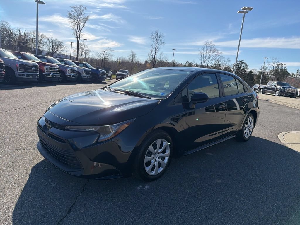 Used 2024 Toyota Corolla LE FWD image 8