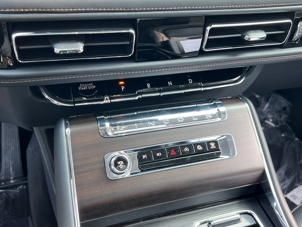 New 2025 Lincoln Aviator Reserve w/ Illumination Package image 17