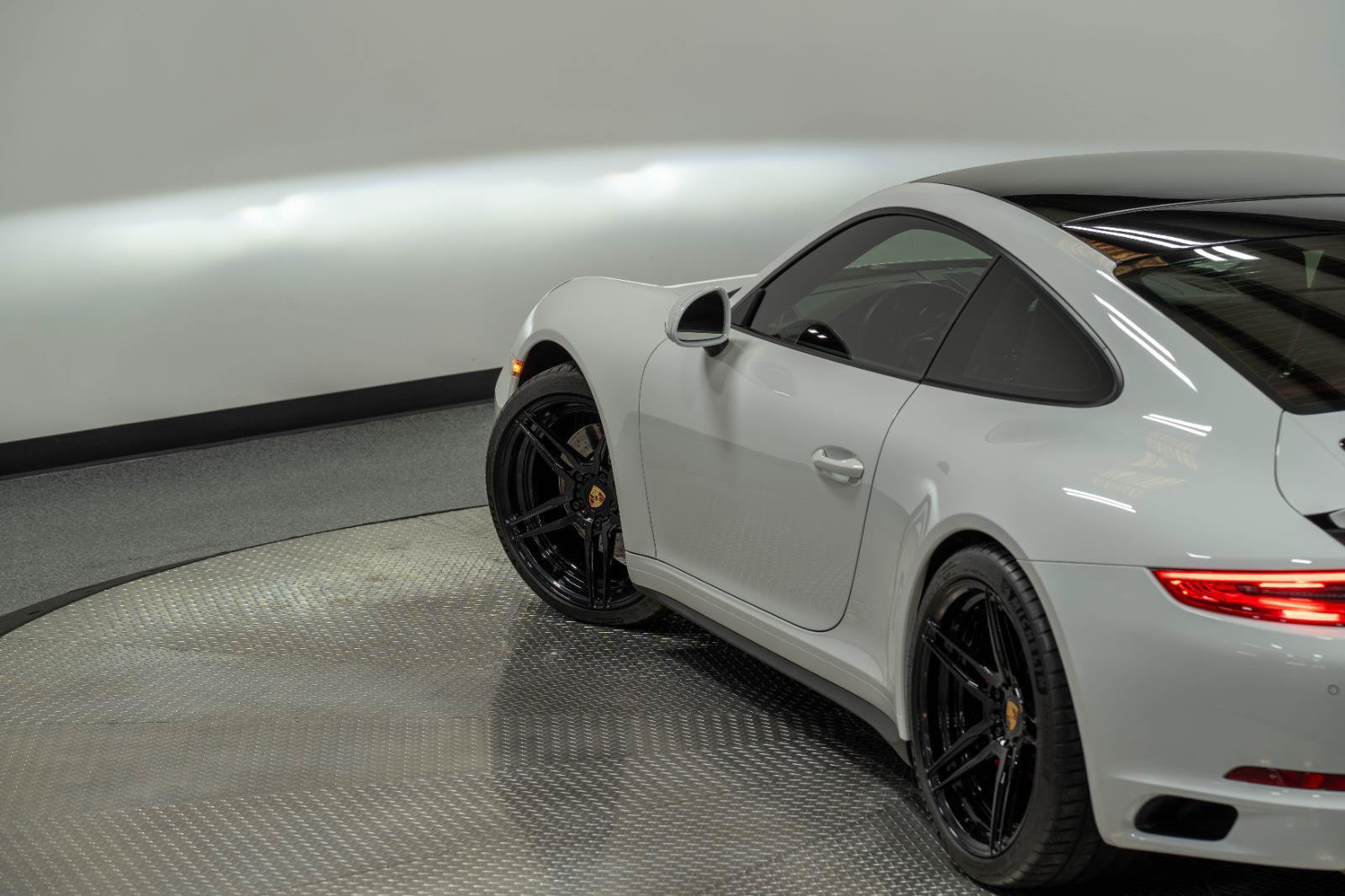 Used 2018 Porsche 911 Carrera 4S AWD/4WD image 37
