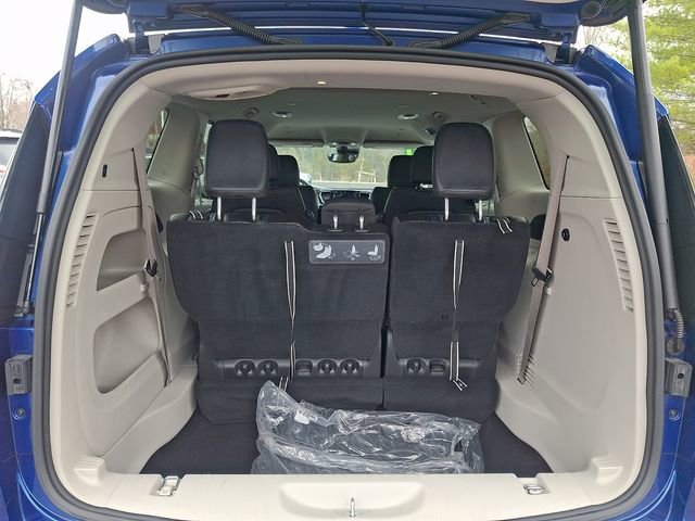 Used 2021 Chrysler Pacifica Touring-L image 27