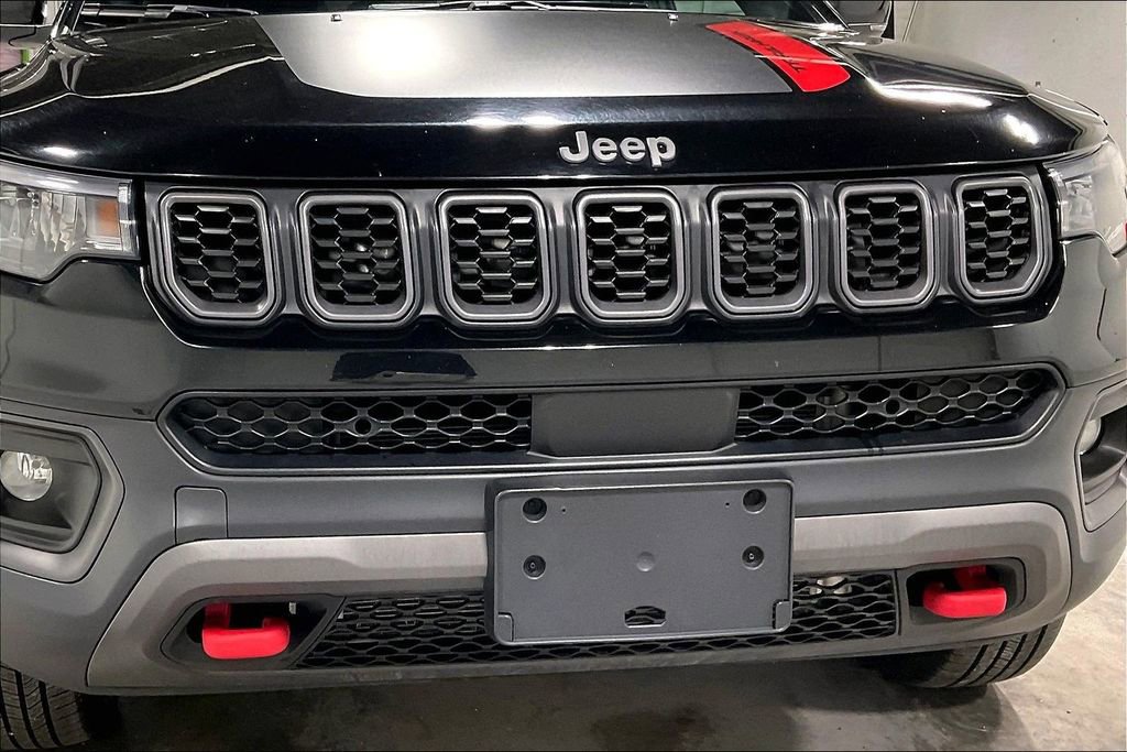 Used 2024 Jeep Compass Trailhawk AWD/4WD image 35
