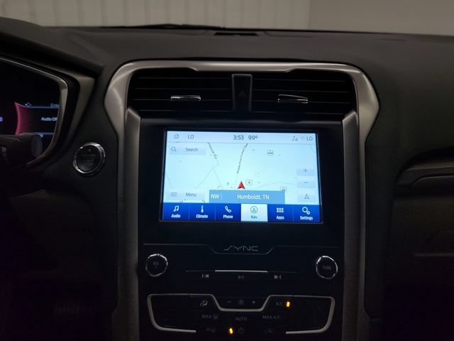 Used 2020 Ford Fusion SE FWD image 21