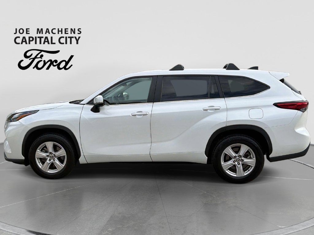 Used 2023 Toyota Highlander L FWD image 9