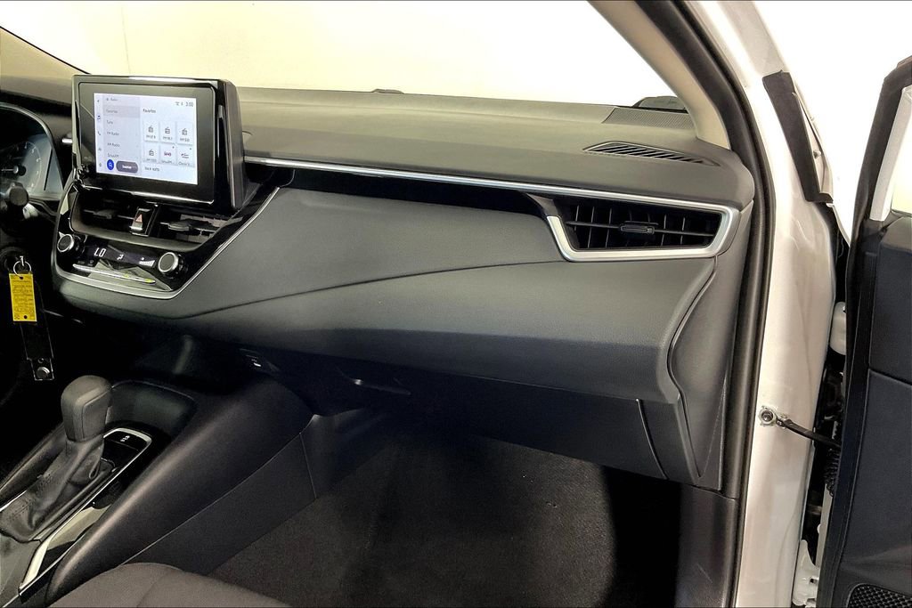 Used 2024 Toyota Corolla LE image 21
