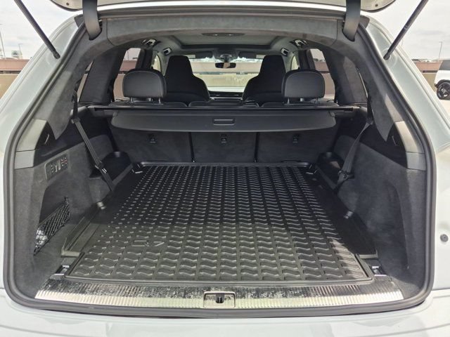 Certified 2023 Audi SQ7 Prestige w/ Prestige Package AWD/4WD image 22