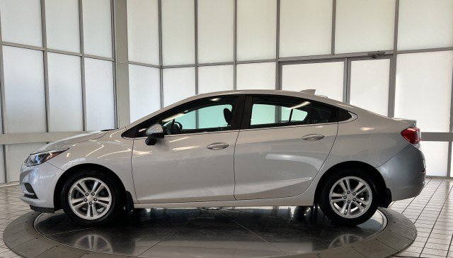 Used 2016 Chevrolet Cruze LT FWD image 4