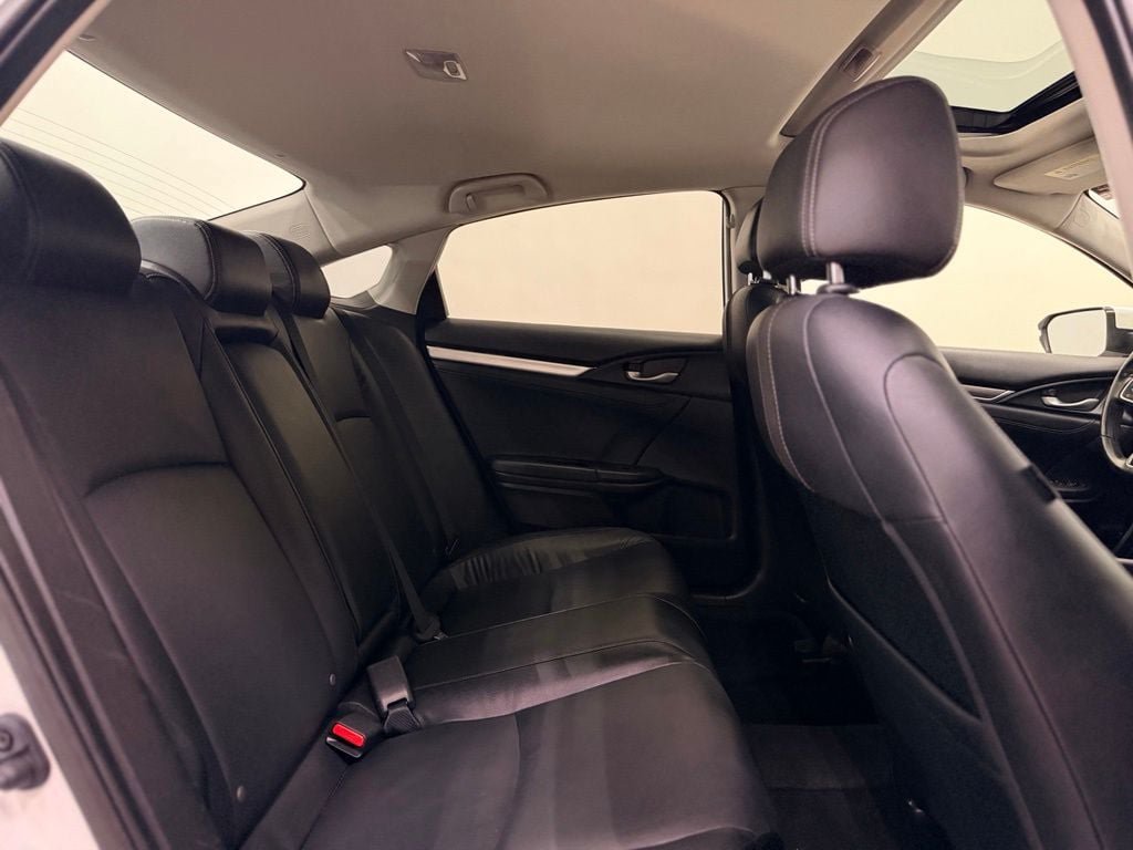 Used 2019 Honda Civic Touring image 21