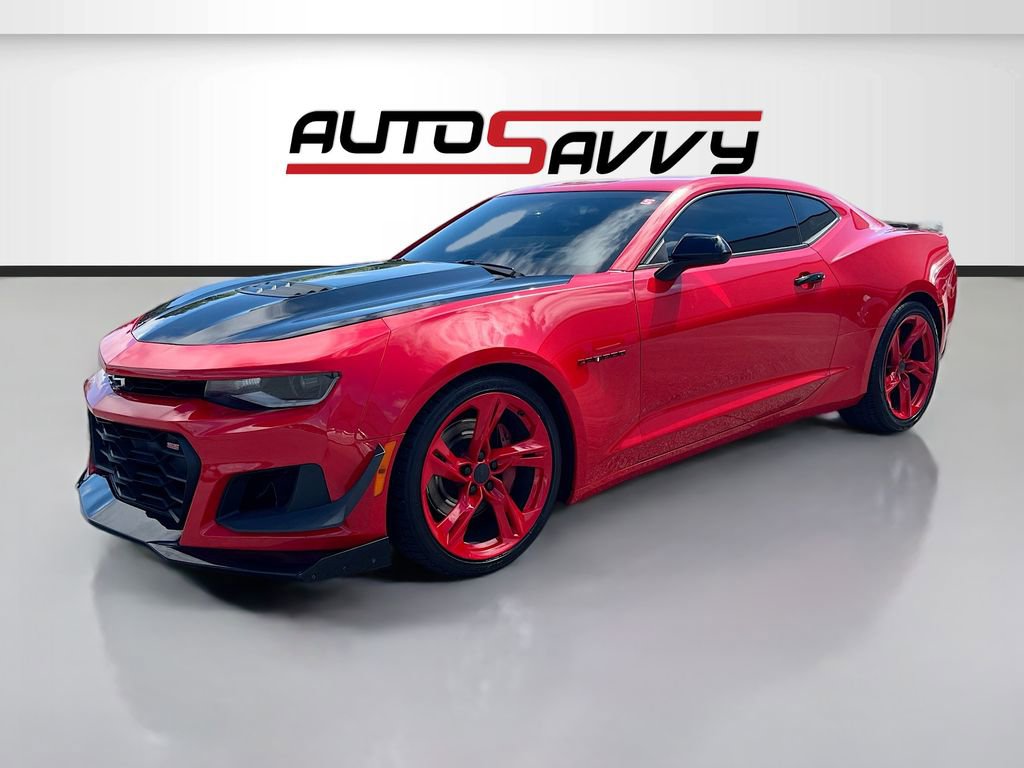 Used 2018 Chevrolet Camaro SS RWD image 3