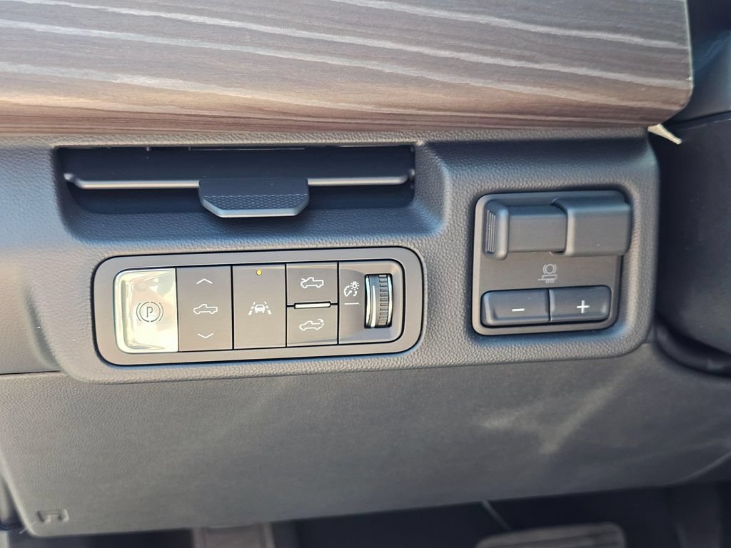 Used 2025 GMC Sierra EV Denali AWD/4WD image 25