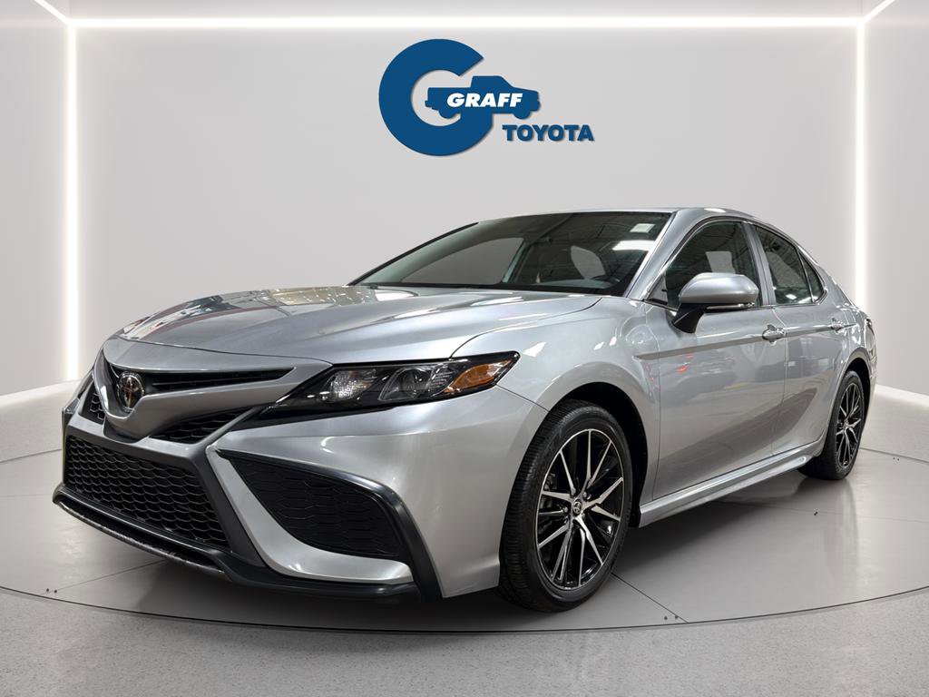 Used 2024 Toyota Camry SE w/ Convenience Package FWD image 1