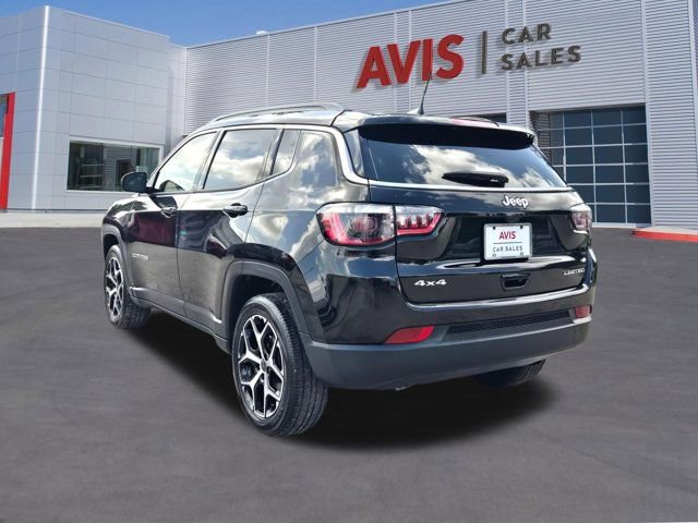 Used 2025 Jeep Compass Limited image 10