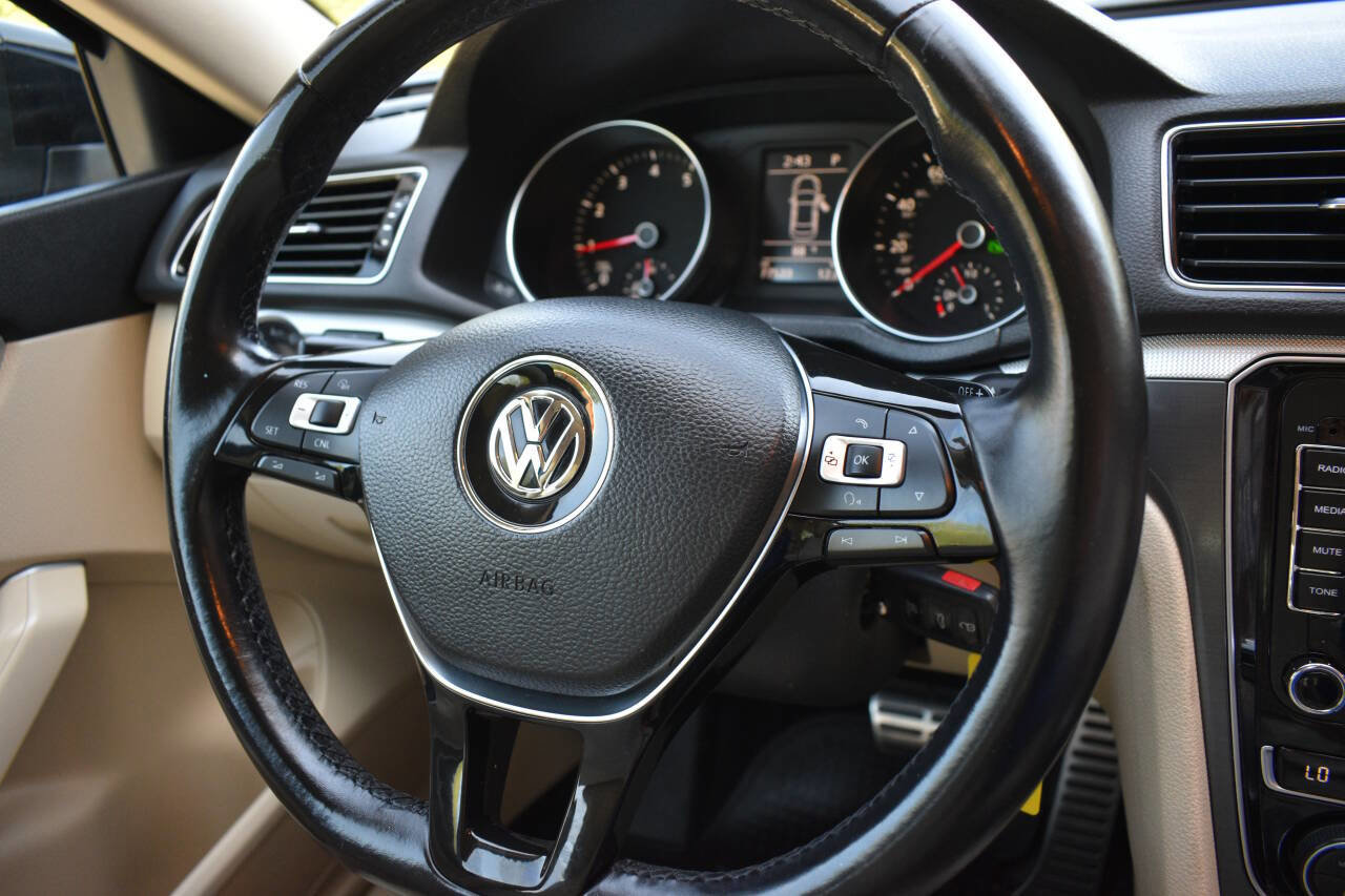 Used 2017 Volkswagen Passat 1.8T R-Line FWD image 24