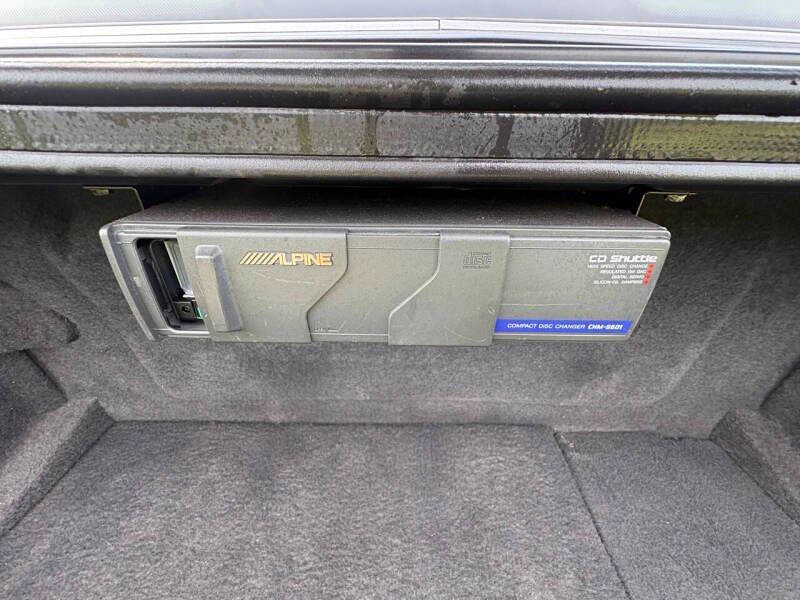 Used 1997 Jaguar XJ6 image 14