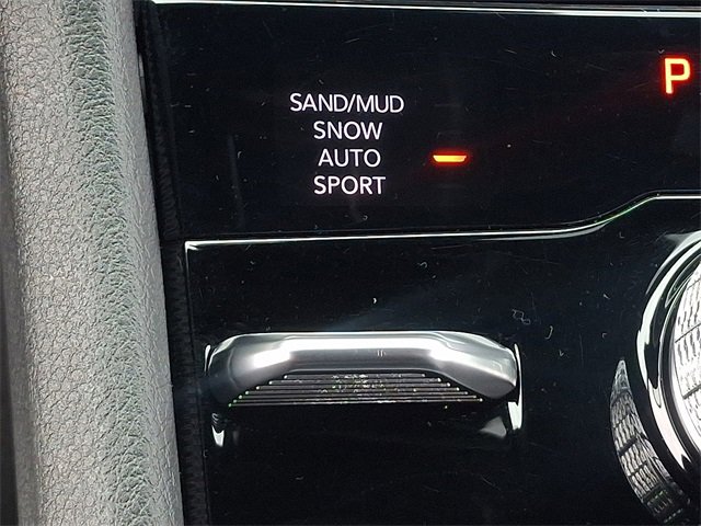 Used 2025 Jeep Grand Cherokee Limited image 24