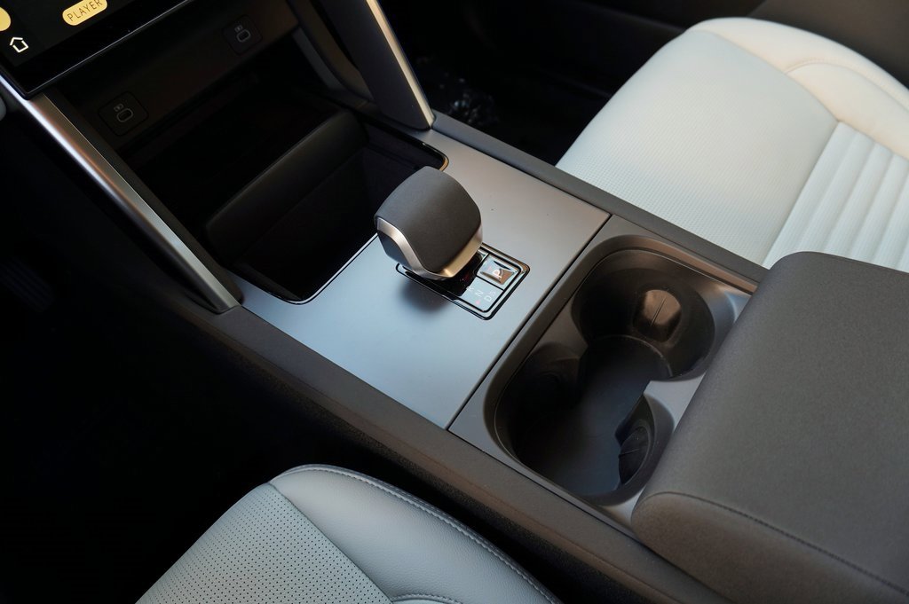 New 2025 Land Rover Discovery Sport S image 26