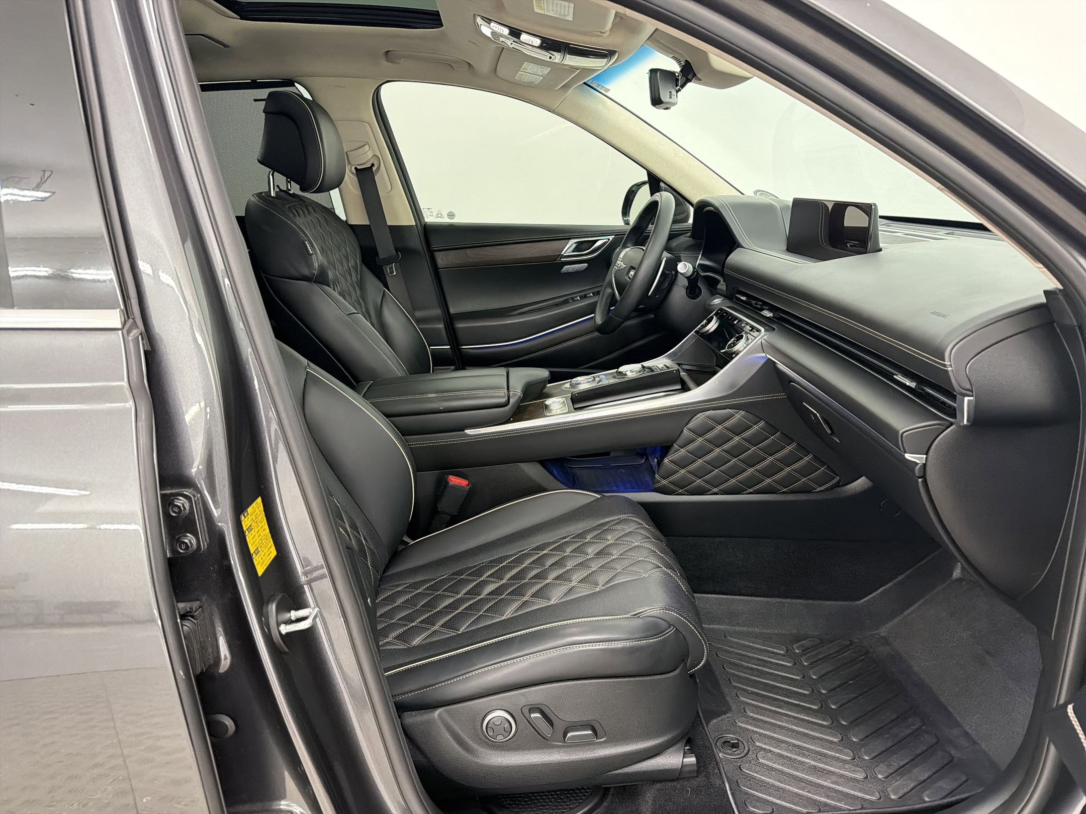 Used 2023 Genesis GV80 3.5T w/ Prestige Package image 25