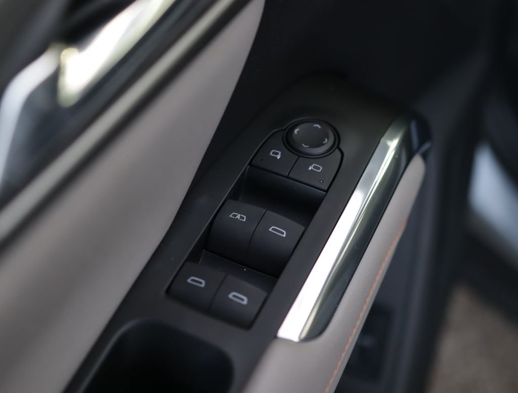 Used 2024 Chevrolet Traverse LT w/ Trailering Package image 25