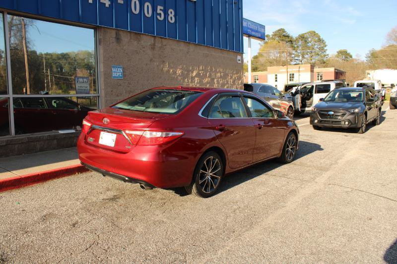 Used 2016 Toyota Camry XSE w/ Moonroof Package FWD image 5