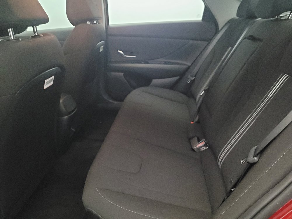Used 2024 Hyundai Elantra SEL w/ Convenience Package image 18