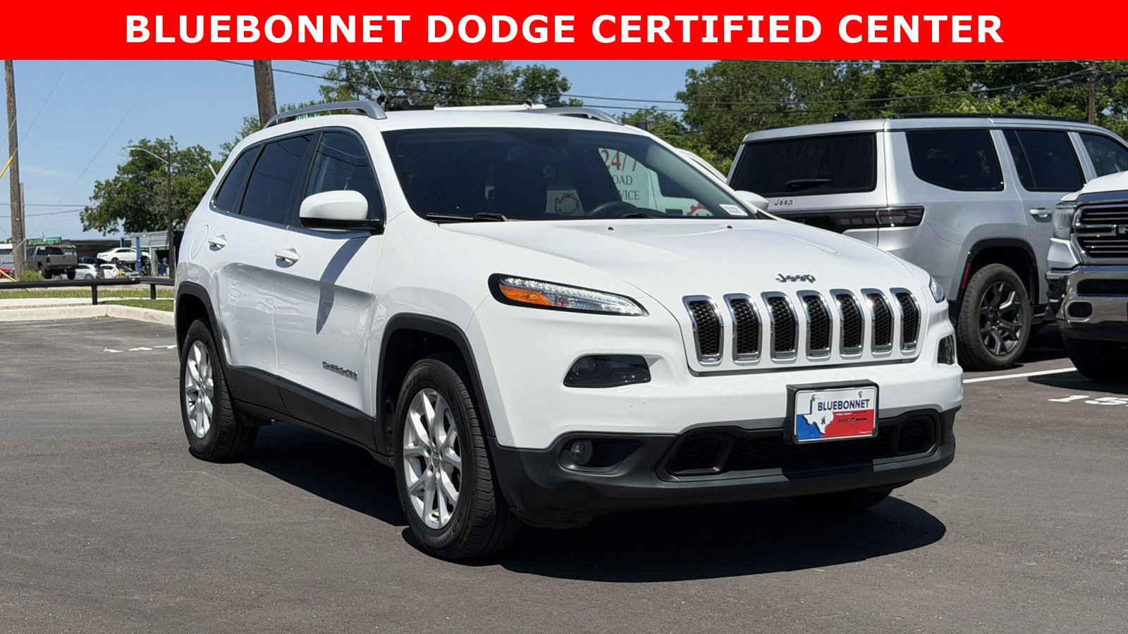 Used 2018 Jeep Cherokee Latitude FWD image 3