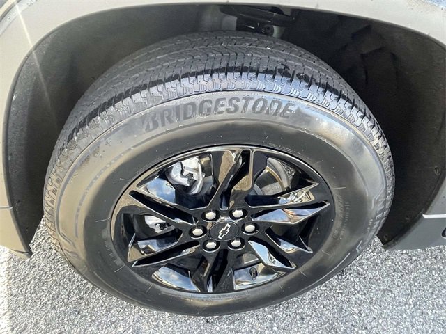 Used 2022 Chevrolet Traverse LS w/ Midnight/Sport Edition image 12