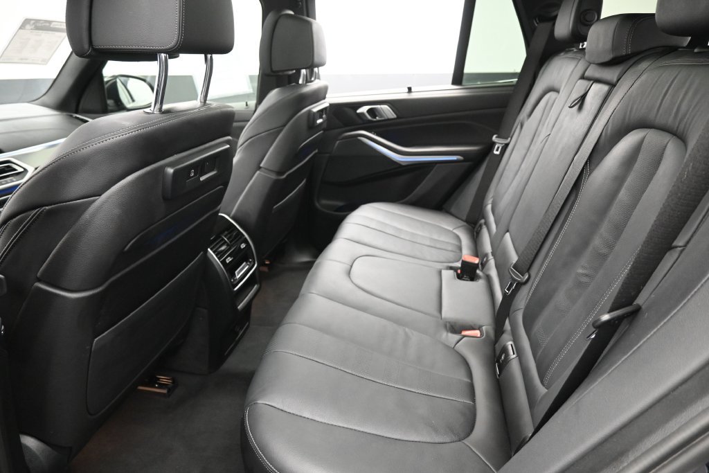 Used 2022 BMW X5 xDrive40i AWD/4WD image 25