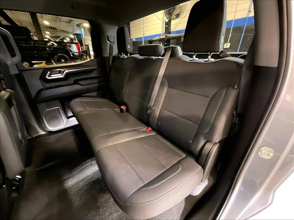 Used 2023 Chevrolet Silverado 1500 LT AWD/4WD image 15