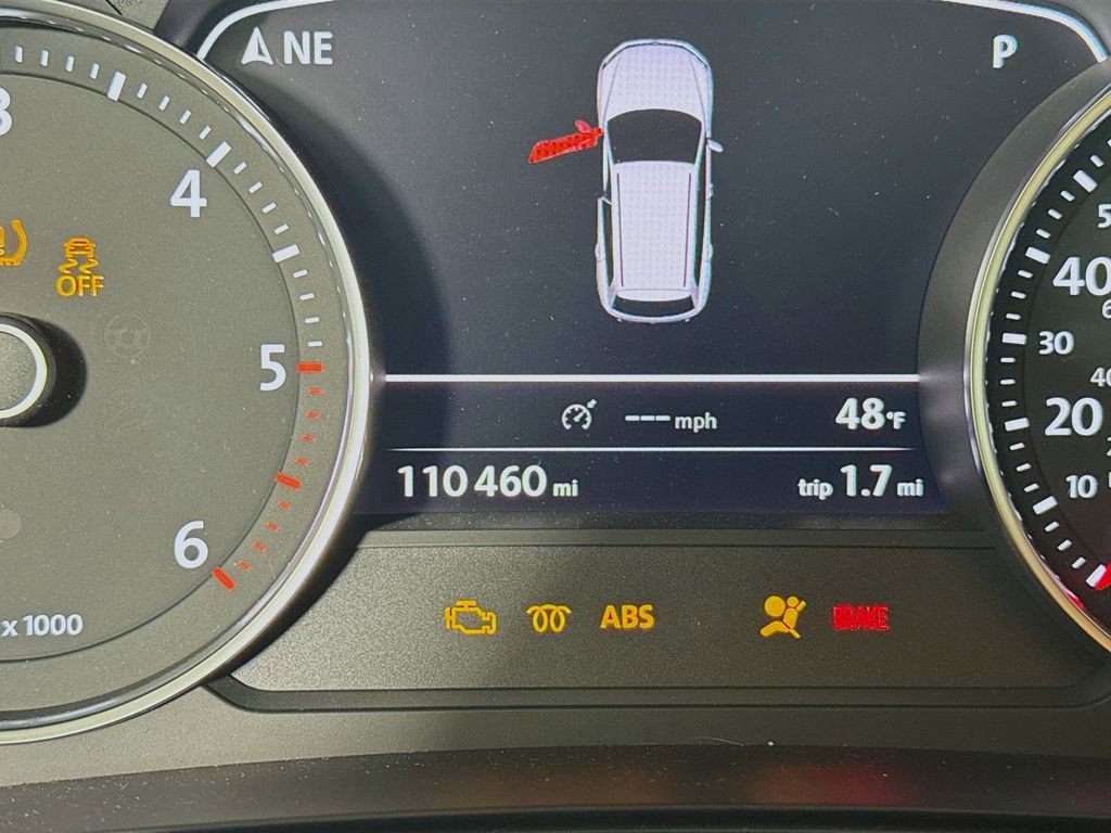 Used 2011 Volkswagen Touareg Sport image 12