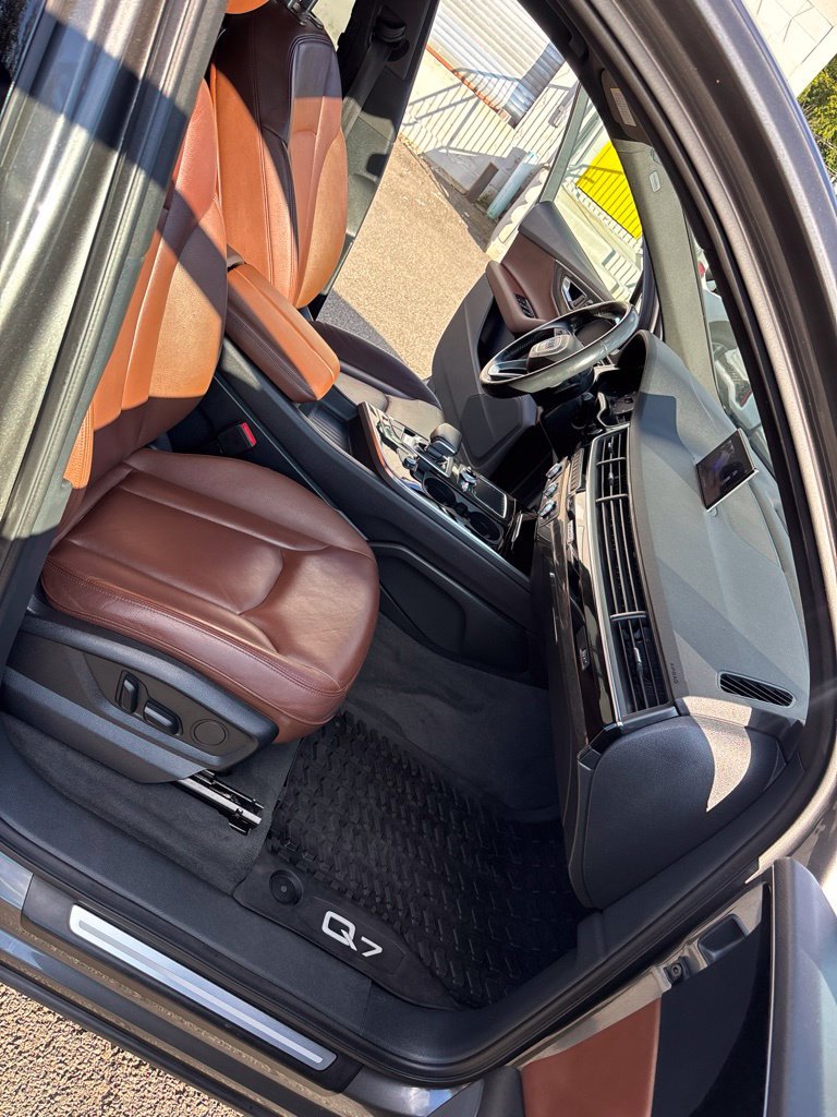 Used 2019 Audi Q7 3.0T Premium w/ Convenience Package AWD/4WD image 31
