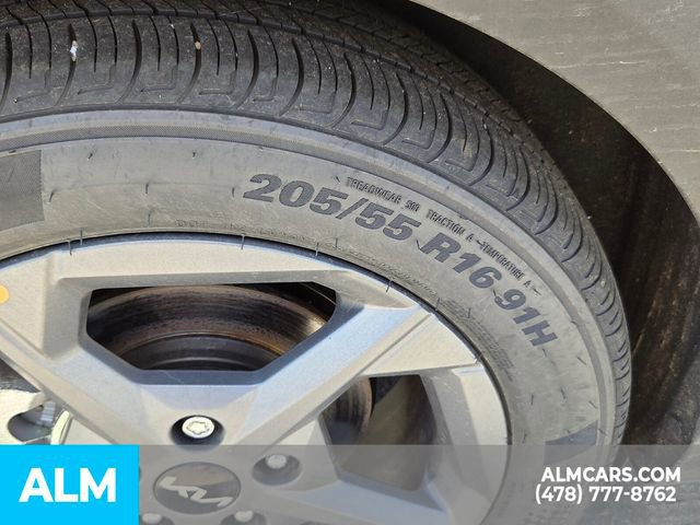 Used 2025 Kia K4 LXS image 18