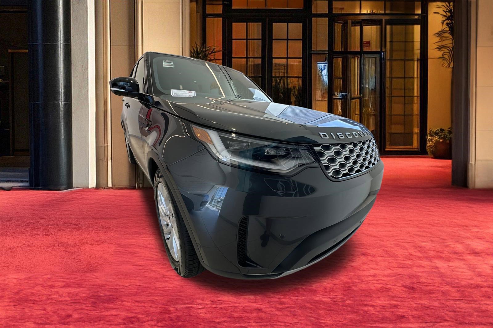 New 2026 Land Rover Discovery S image 7