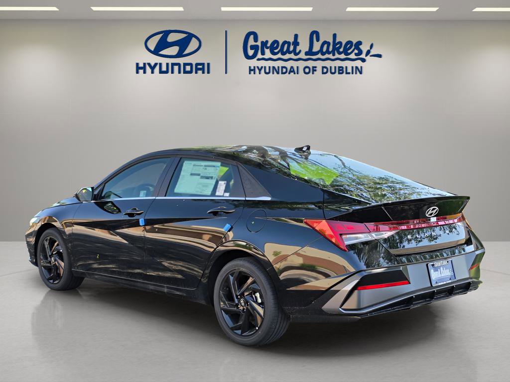 New 2026 Hyundai Elantra SEL Sport Premium FWD image 3