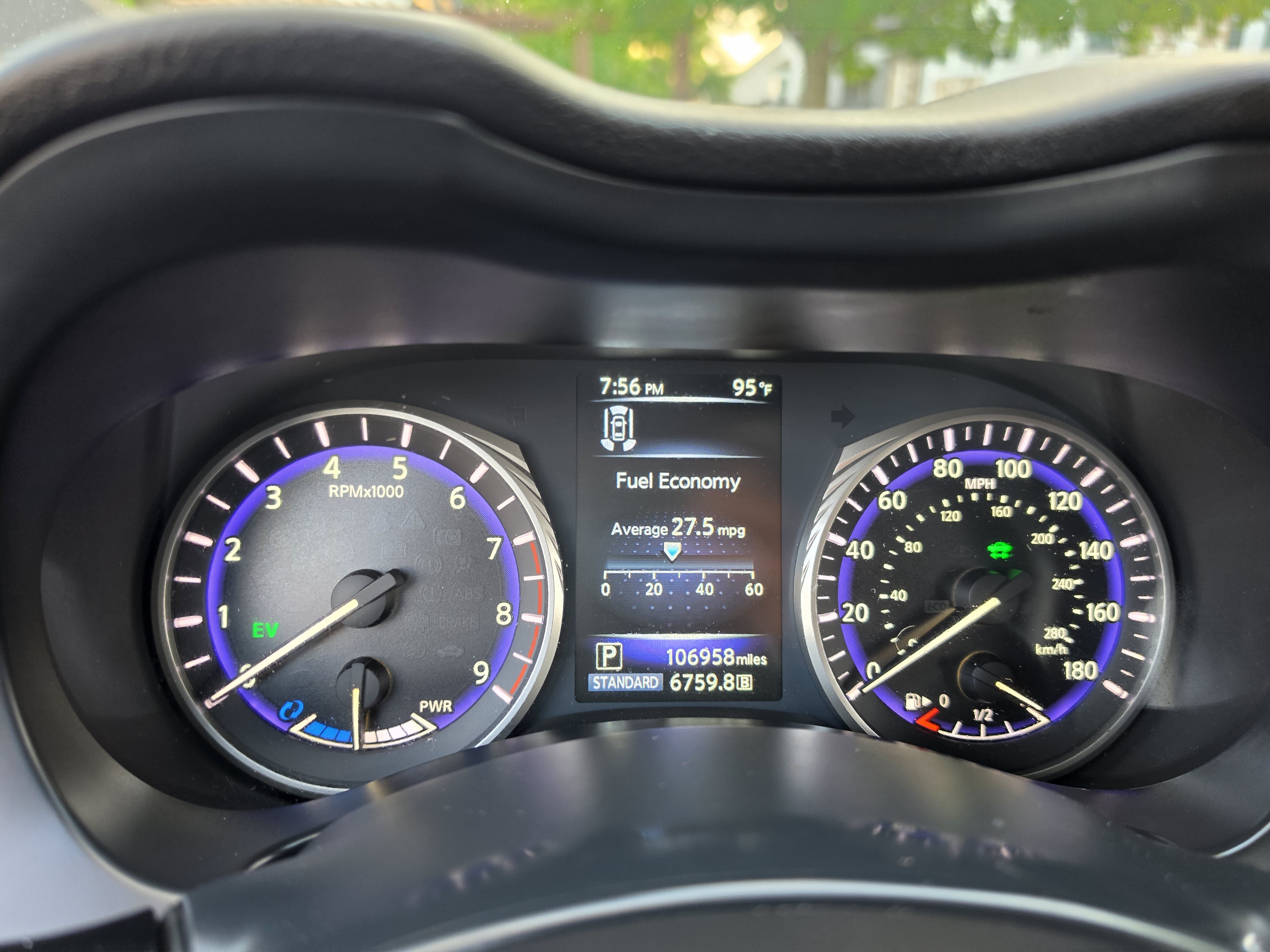 Used 2014 INFINITI Q50 Hybrid w/ Deluxe Technology Package RWD image 37