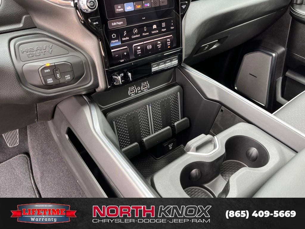 New 2026 RAM 2500 Laramie AWD/4WD image 13
